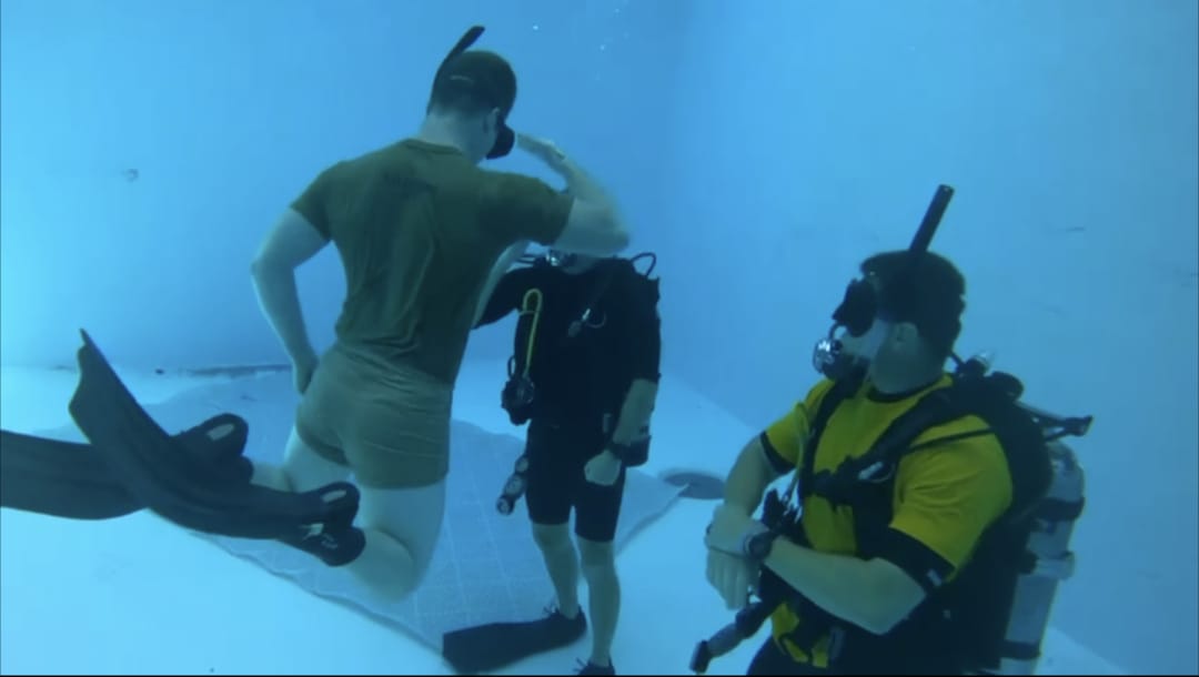 Combat Dive training underwater